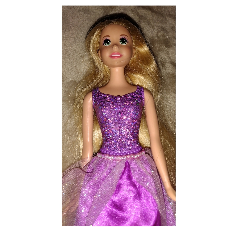 2012 Disney Princess Long Locks Rapunzel doll